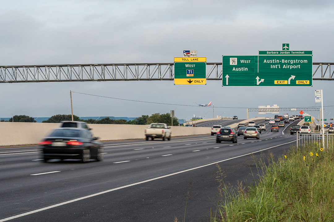 Vehicles driving on 71 Toll road